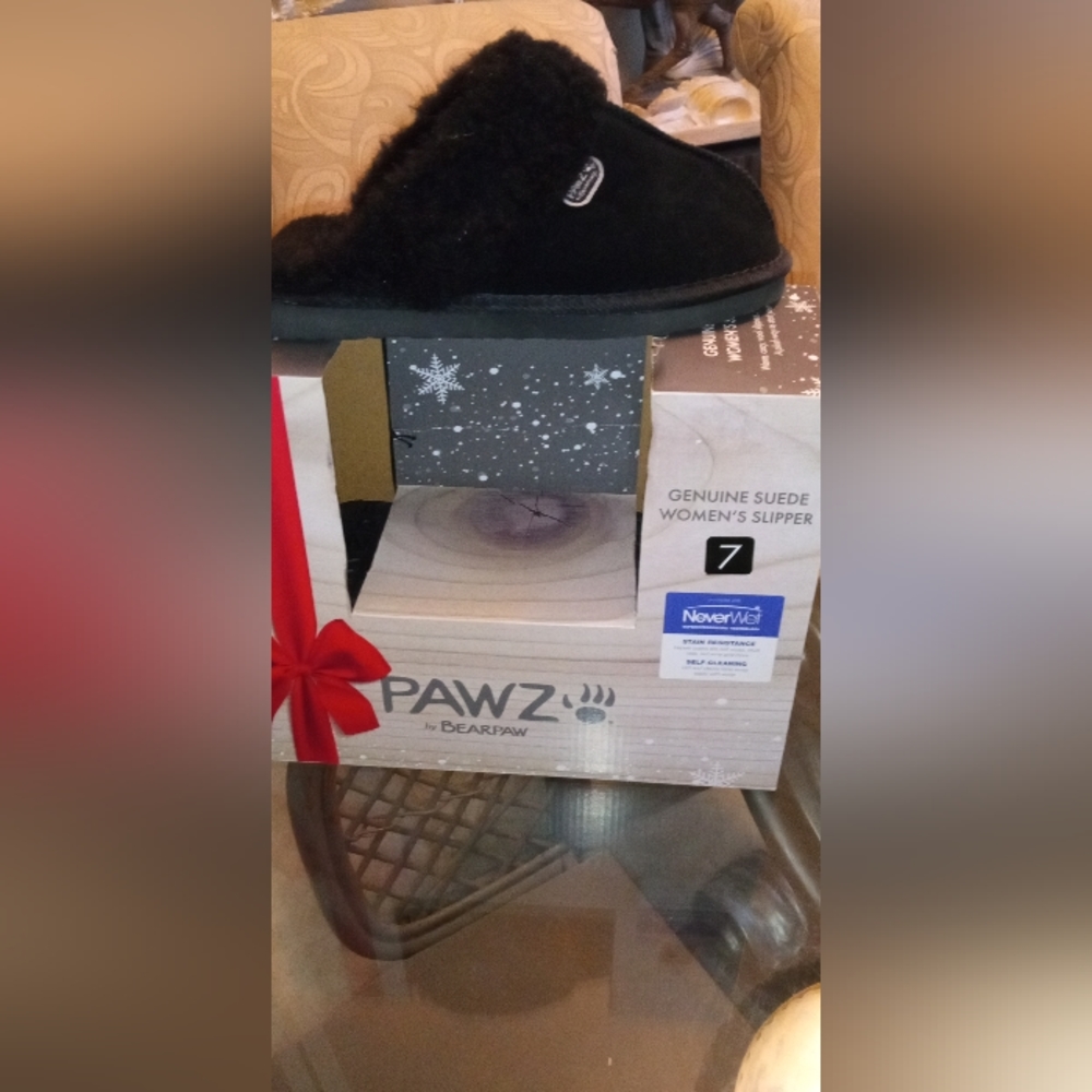 NEW Bear paws slippers